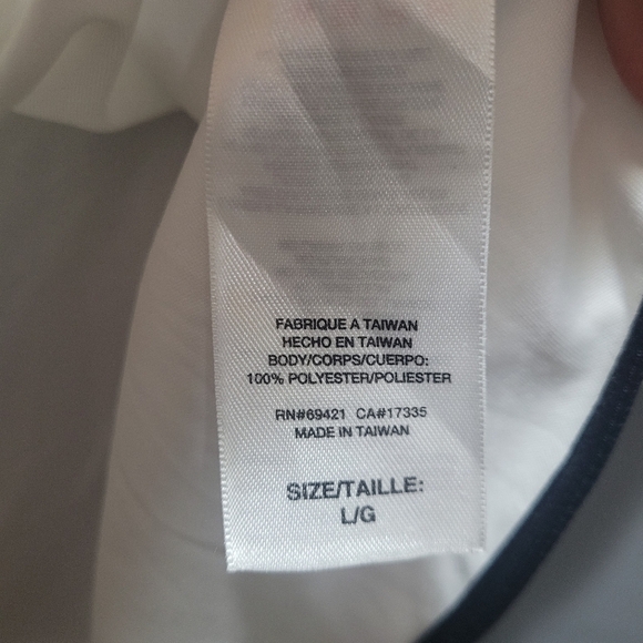 Reebok White with Black Trim Tshirt L - Picture 7 of 7